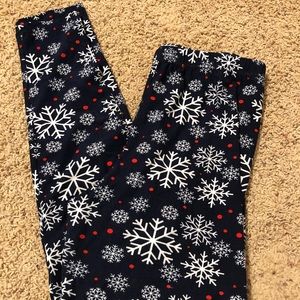 EUC snowflake leggings